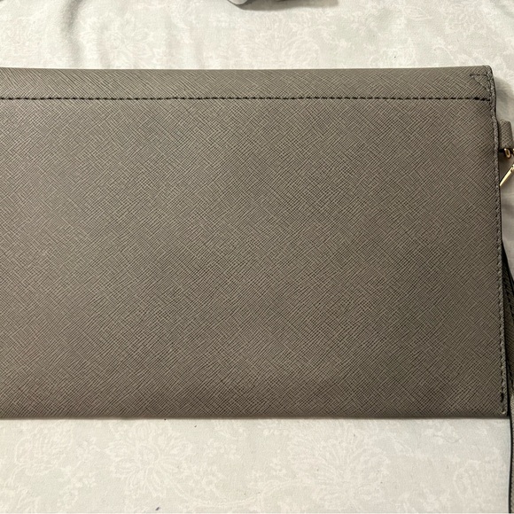 Elim & Paul, gray faux leather wristlet/clutch, excellent condition - Picture 2 of 4